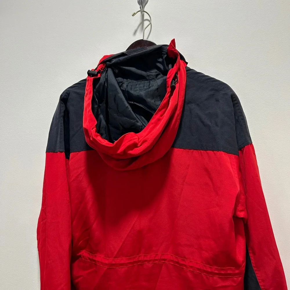 vintage Rapido red and black‎ multi-pocket outdoor windbreaker jacket. Size L